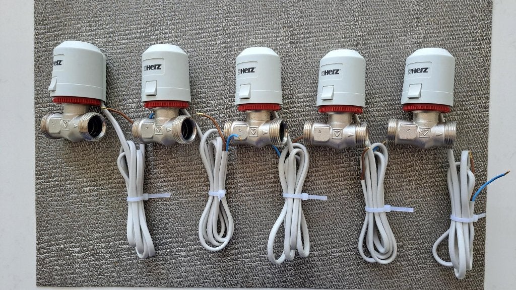 Herz servomotor compleet met regelventiel, 5 stuks, Doe-het-zelf en Verbouw, Gebruikt, Minder dan 30 cm, Overige typen, Minder dan 60 cm