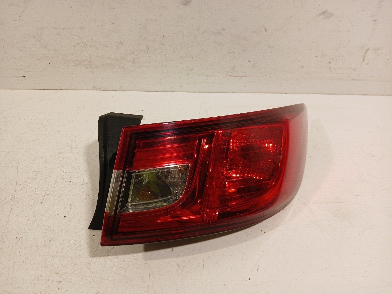 Achterlicht carrosserie rechts Renault Clio, Onderdelen@venauto.nl, Van der Ven Autorecycling B.V., Gebruikt, Ettenseweg 76, 4706 PB Roosendaal, The Netherlands