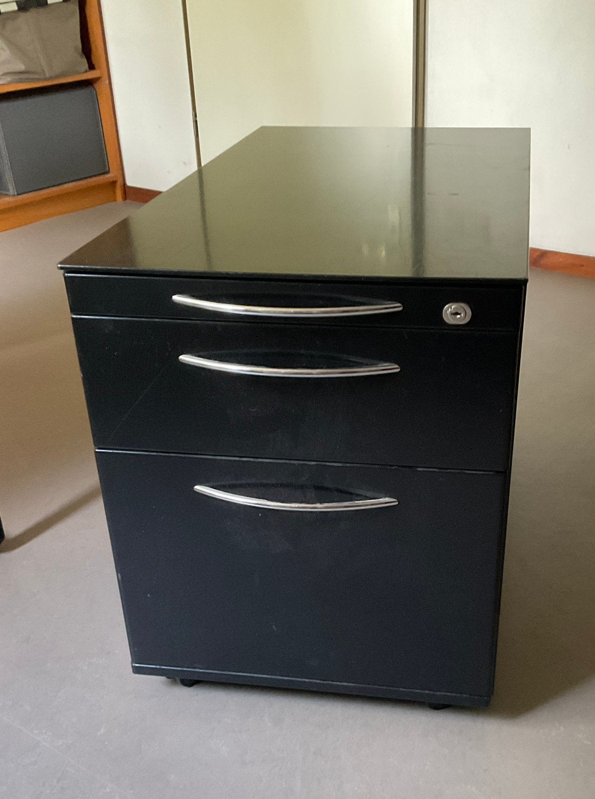 König Neurath zwart ladeblok met drie lades, Ophalen, Zo goed als nieuw, Minder dan 50 cm, Minder dan 100 cm