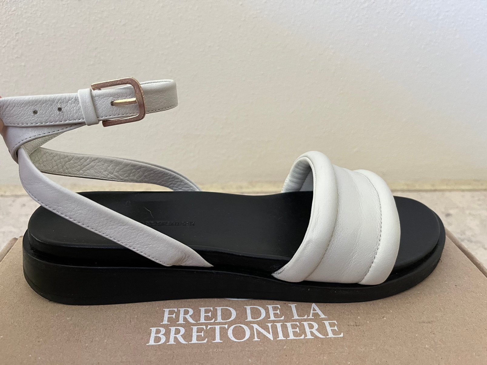 Fred de la Bretoniere sandalen maat 40!, Kleding | Dames, Schoenen, Overige kleuren, Nieuw, Sandalen of Muiltjes, Ophalen of Verzenden