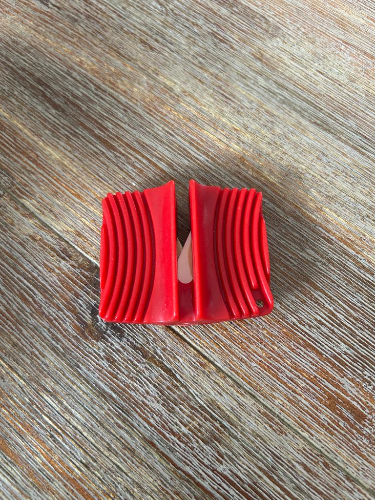Messenslijper, Overige typen, Ophalen of Verzenden, Zo goed als nieuw, Rood