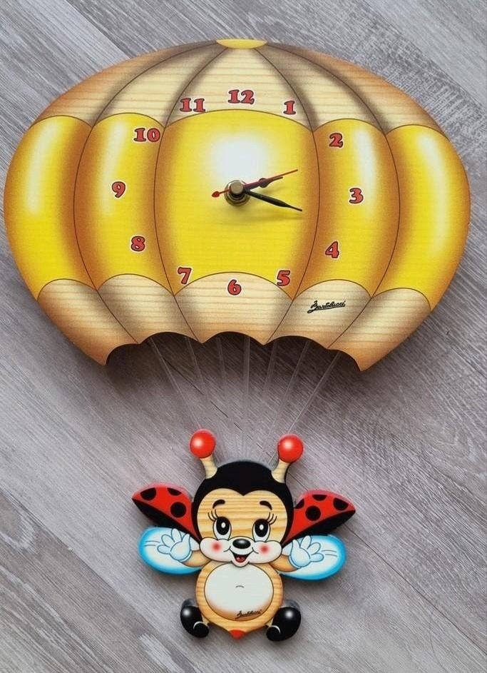 Wandklok lieveheersbeestje Bartolucci Italië, Kinderen en Baby's, Kinderkamer | Inrichting en Decoratie, Ophalen of Verzenden