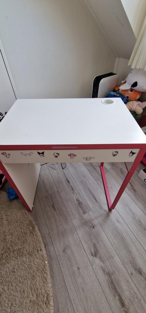 roze meisje bureau, Huis en Inrichting, Bureaus, Ophalen, Zo goed als nieuw