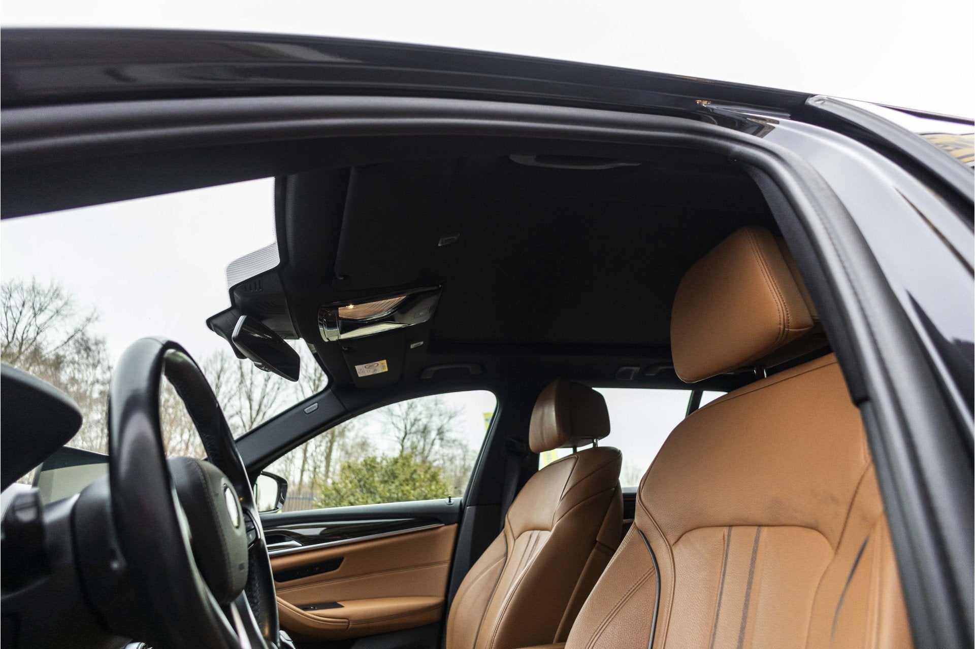 Foto 25 van BMW 5 Serie Touring 520i High Executive luxery