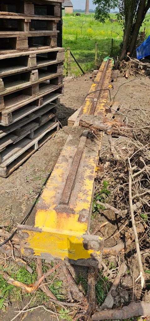 HEA 300 balk, ruim 8 meter lang, Ophalen