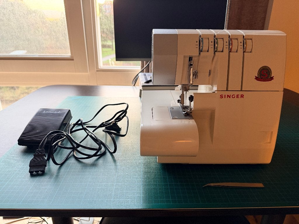 Singer Lockmachine / Overlock 14SH754, Ophalen of Verzenden, Zo goed als nieuw, Lockmachine, Singer
