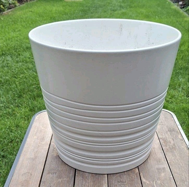 Nette witte IKEA Muskot bloempot / plantenpot, Tuin en Terras, Rond, Binnen, Zo goed als nieuw, Minder dan 40 cm
