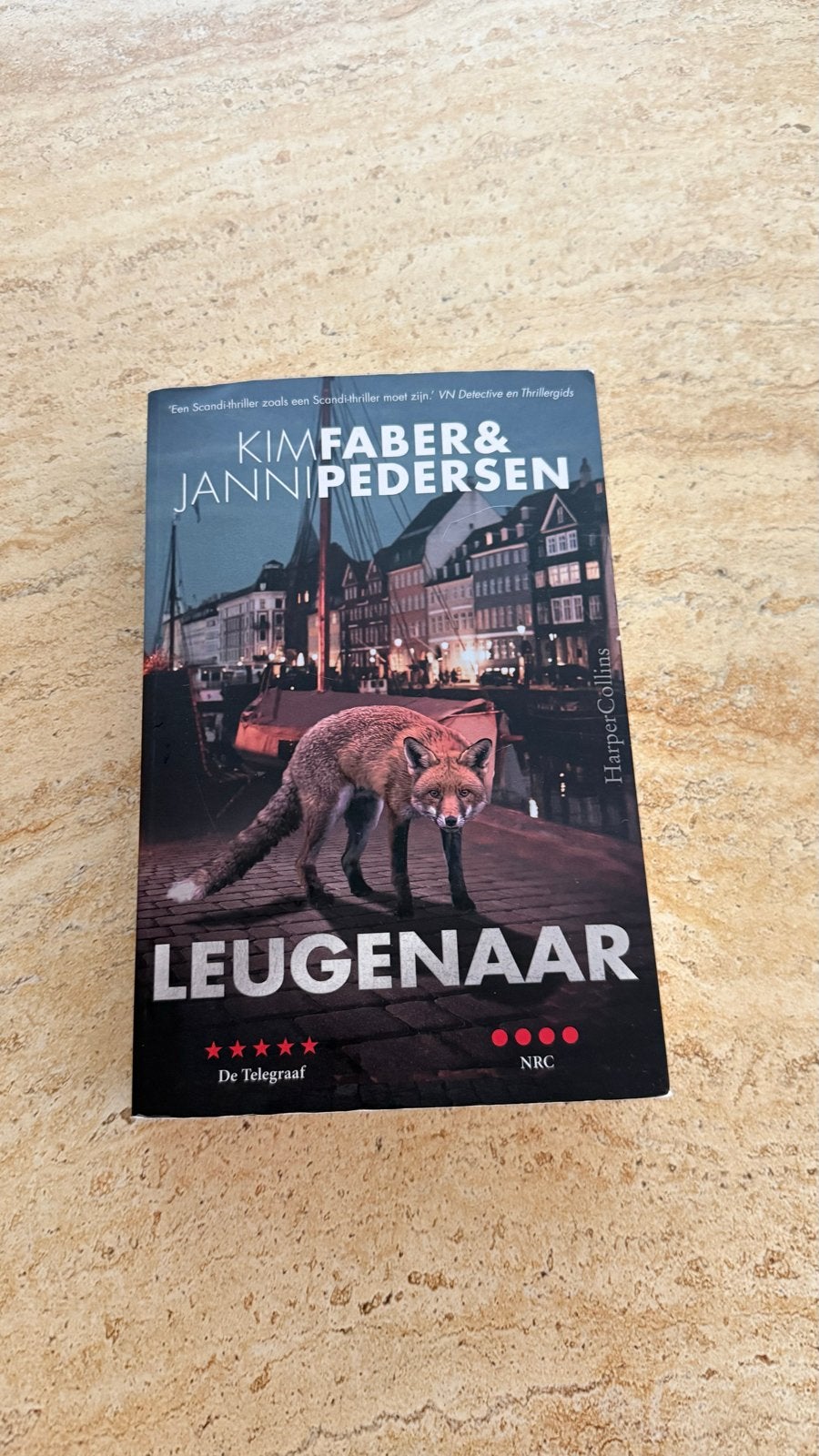 Leugenaar - Kim Faber & Janni Pedersen (Scandi-thriller), Ophalen of Verzenden, Gelezen, Scandinavië