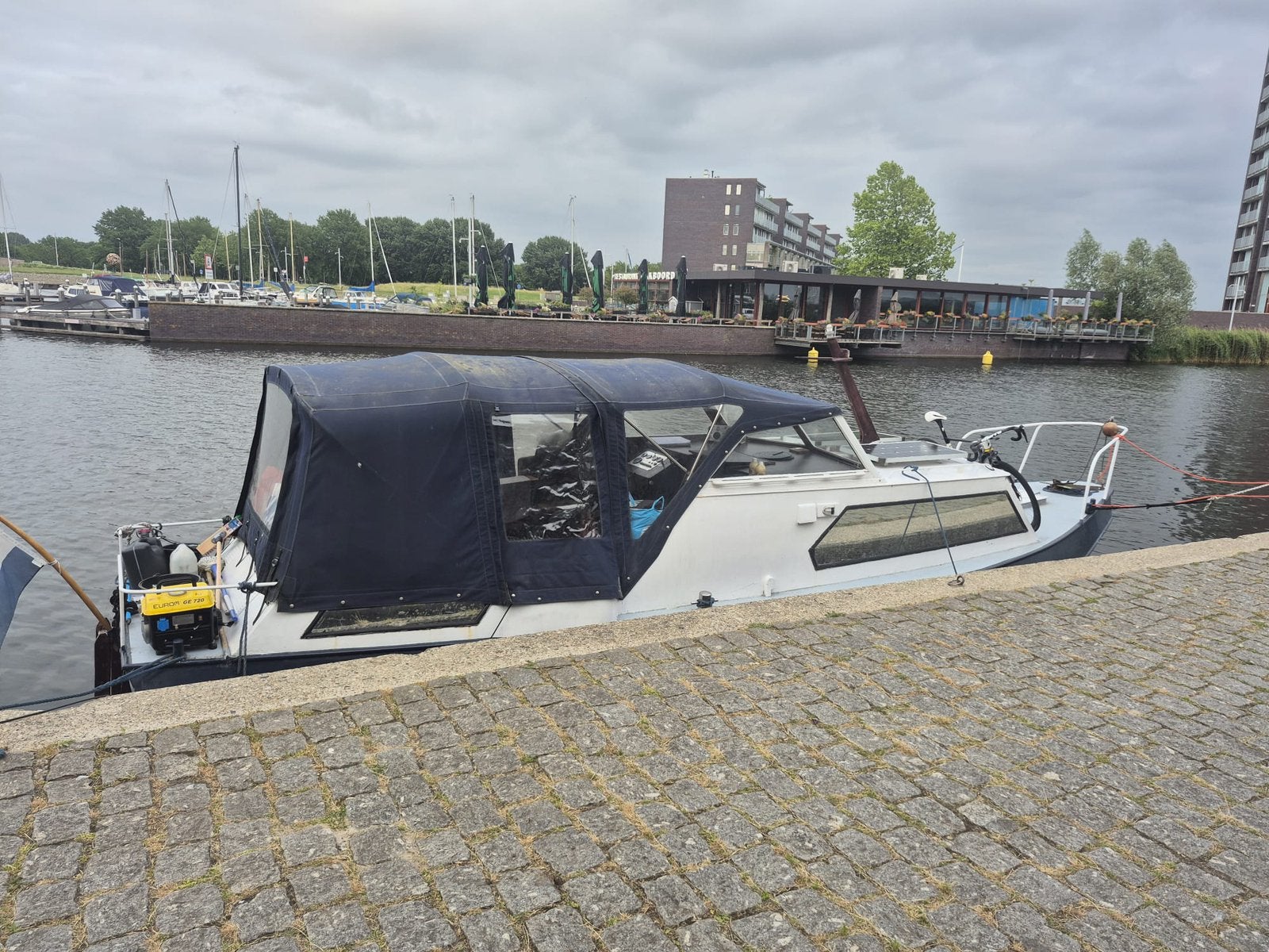 Mooie werfgebouwde boot MOET SNEL WEG, Overige merken, 9 m, 46 pk, 90 cm