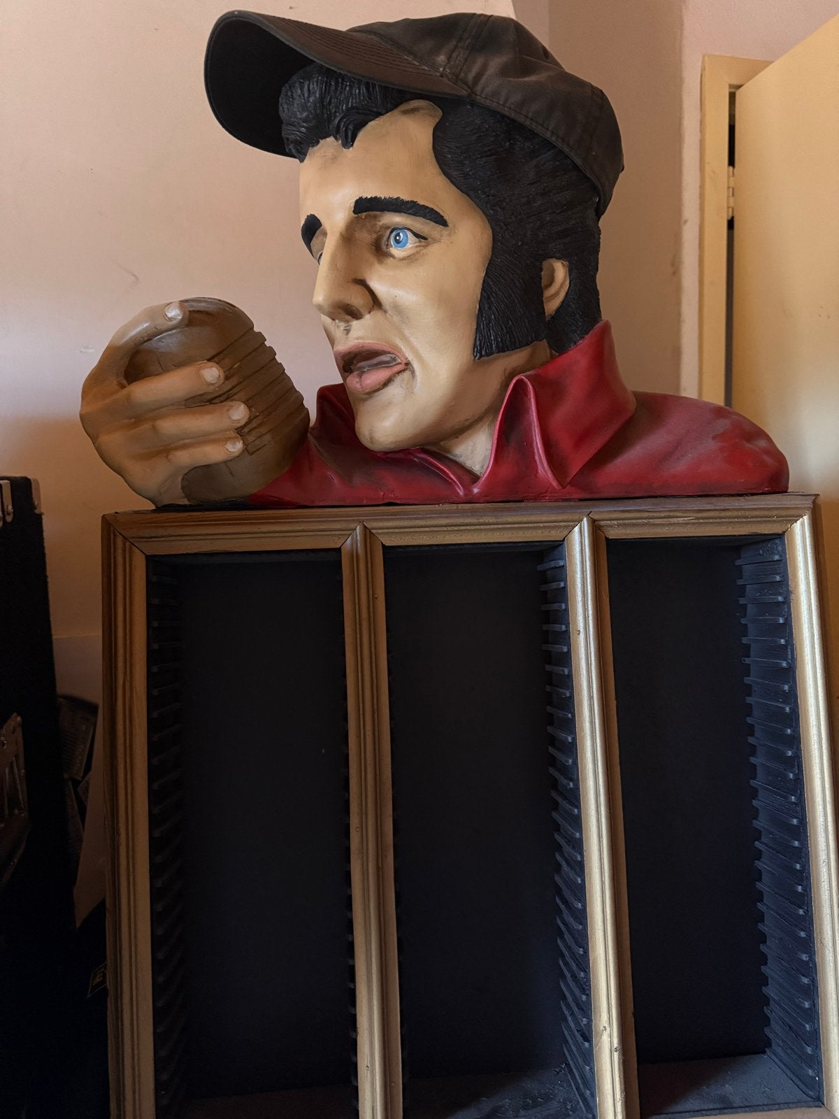 Elvis Buste met CD-kast - Ruimte voor ca. 75 CD's, Ophalen, Overige materialen, Gebruikt, 25 tot 75 discs