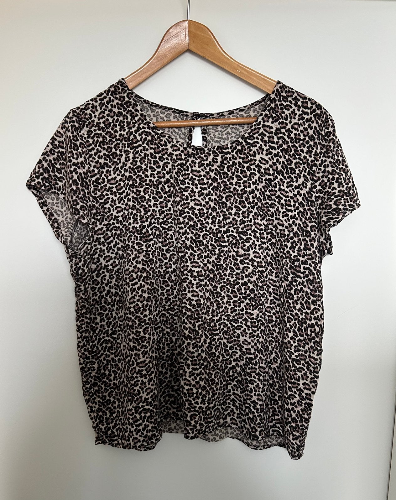 Blousje Tijgerprint maat 40., Kleding | Dames, Tops, Maat 38/40 (M), Bruin, Ophalen of Verzenden, Zo goed als nieuw