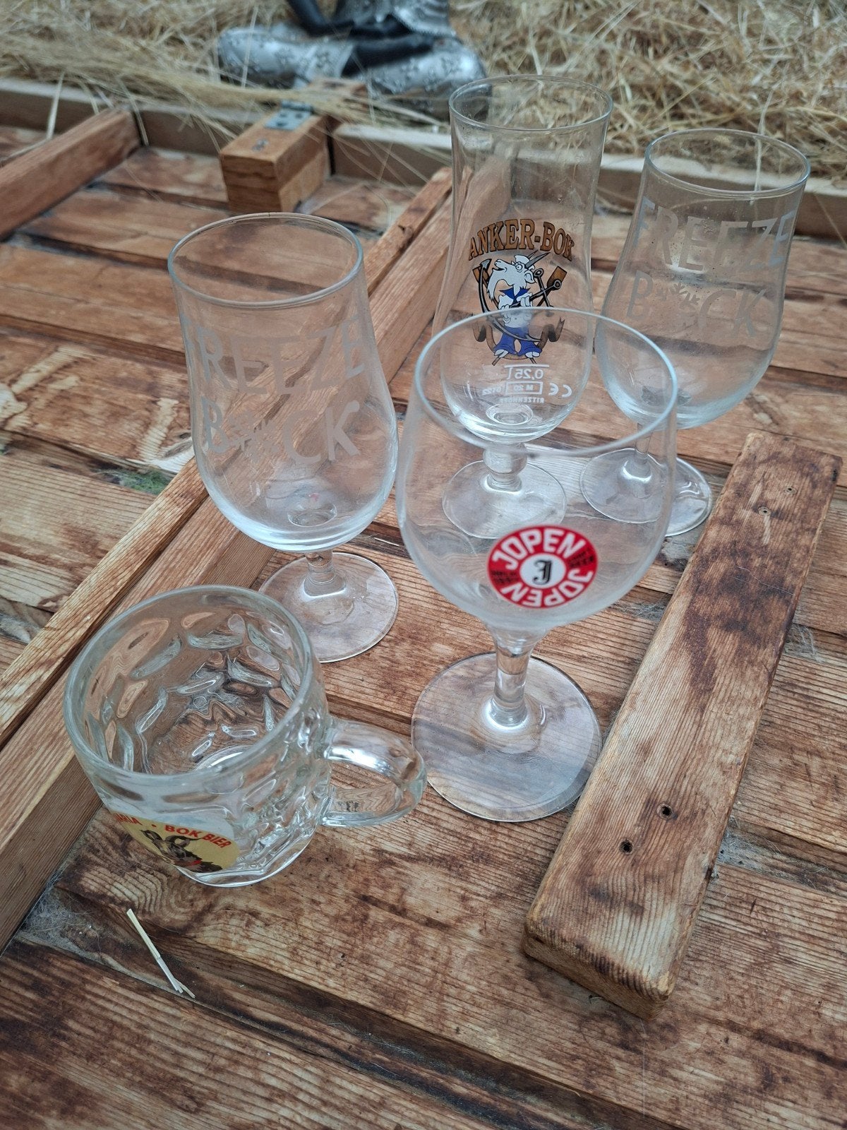 GRATIS GRATIS GRATIS  5 BIER GLAZEN, Verzamelen, Ophalen, Zo goed als nieuw, Glas of Glazen, Overige merken