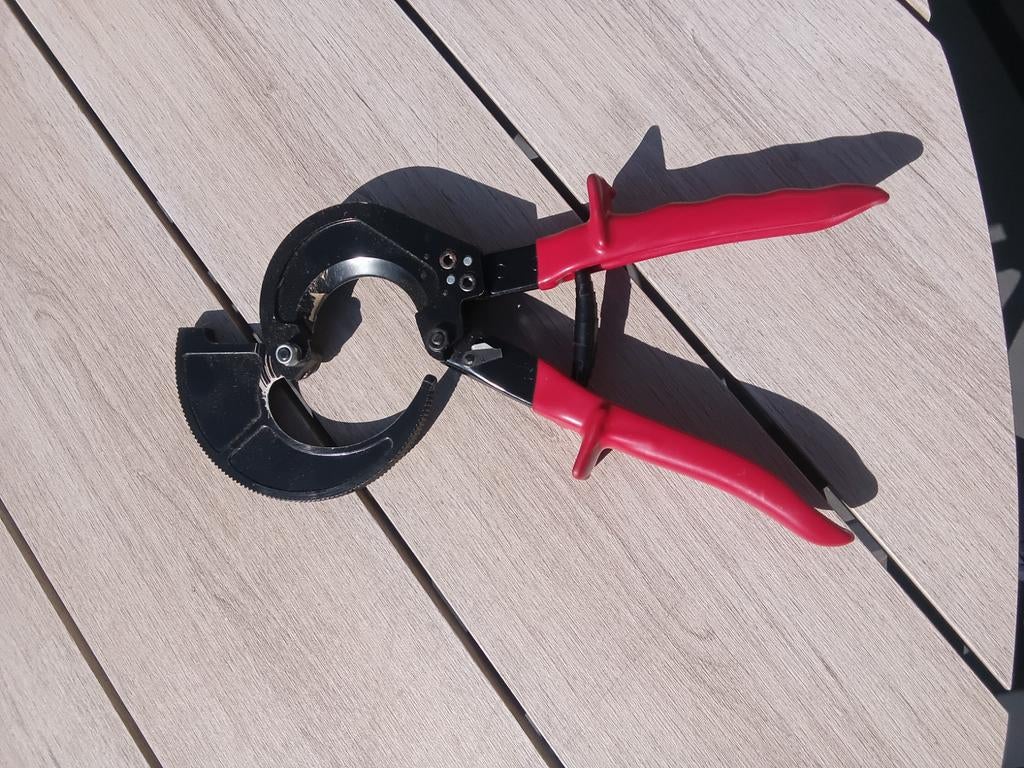 Kabelschaar voor dikke koperen kabels, Ophalen of Verzenden, Zo goed als nieuw, Kabel of Snoer