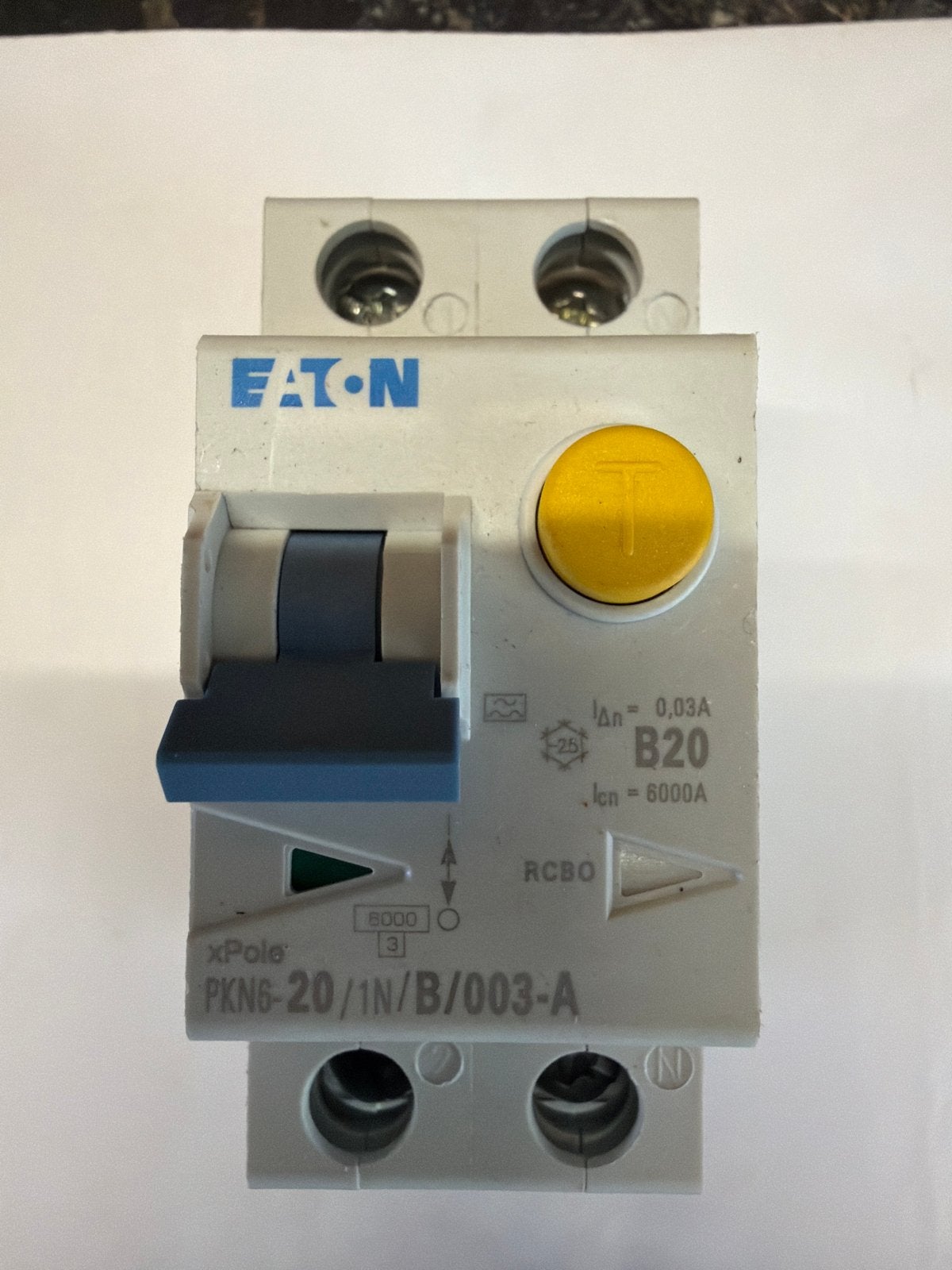 Eaton aardlekautomaat B20 1P+N 30mA Type A, Ophalen of Verzenden, Zo goed als nieuw, Eaton, Aardlekautomaat