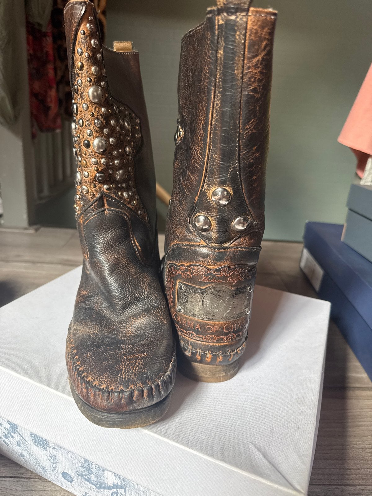 Karma of Charme laarzen met studs - Mt38 echt schapenvacht, Bruin, Lage of Enkellaarzen, Ophalen of Verzenden, Zo goed als nieuw