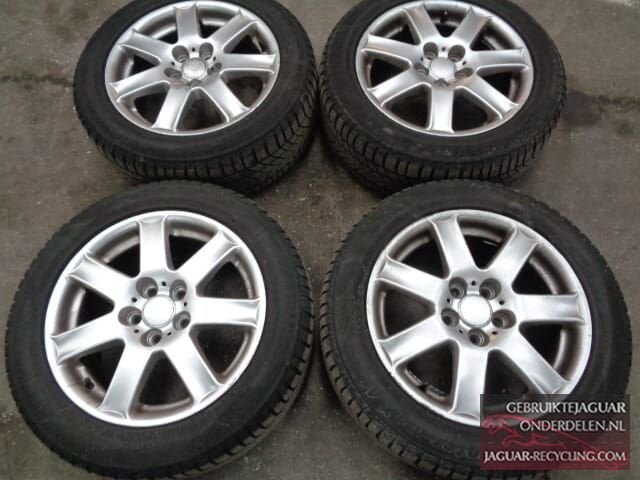 16″ 7 spaak velgen set Jaguar  X-Type met winterbanden., Auto-onderdelen, Banden en Velgen, Banden en Velgen, Winterbanden, 16 inch