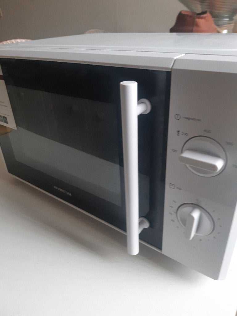 Bijna nieuwe magnetron/ microwave 45 euro minimaal aub, Ophalen, Zo goed als nieuw, Draaiplateau, Vrijstaand