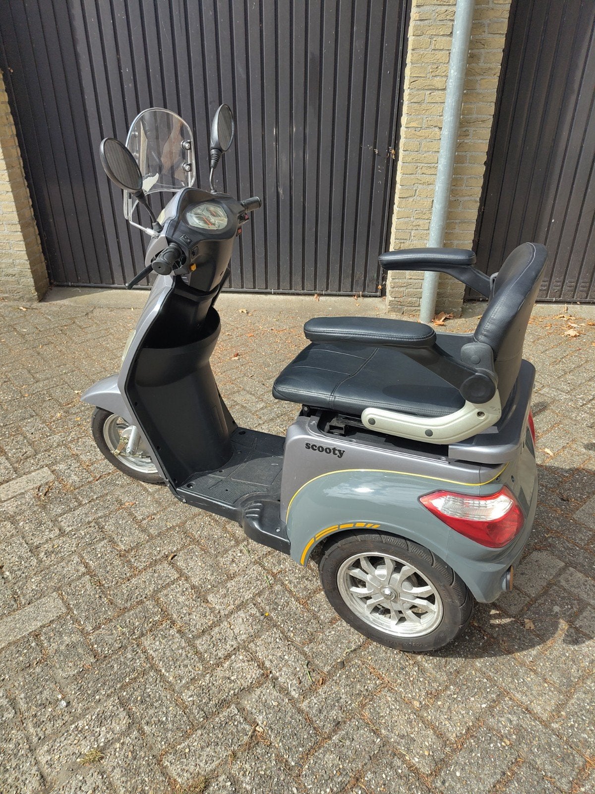 scooty scooter 3 wiel grijs, Ophalen, Overige modellen, Elektrisch, Zo goed als nieuw