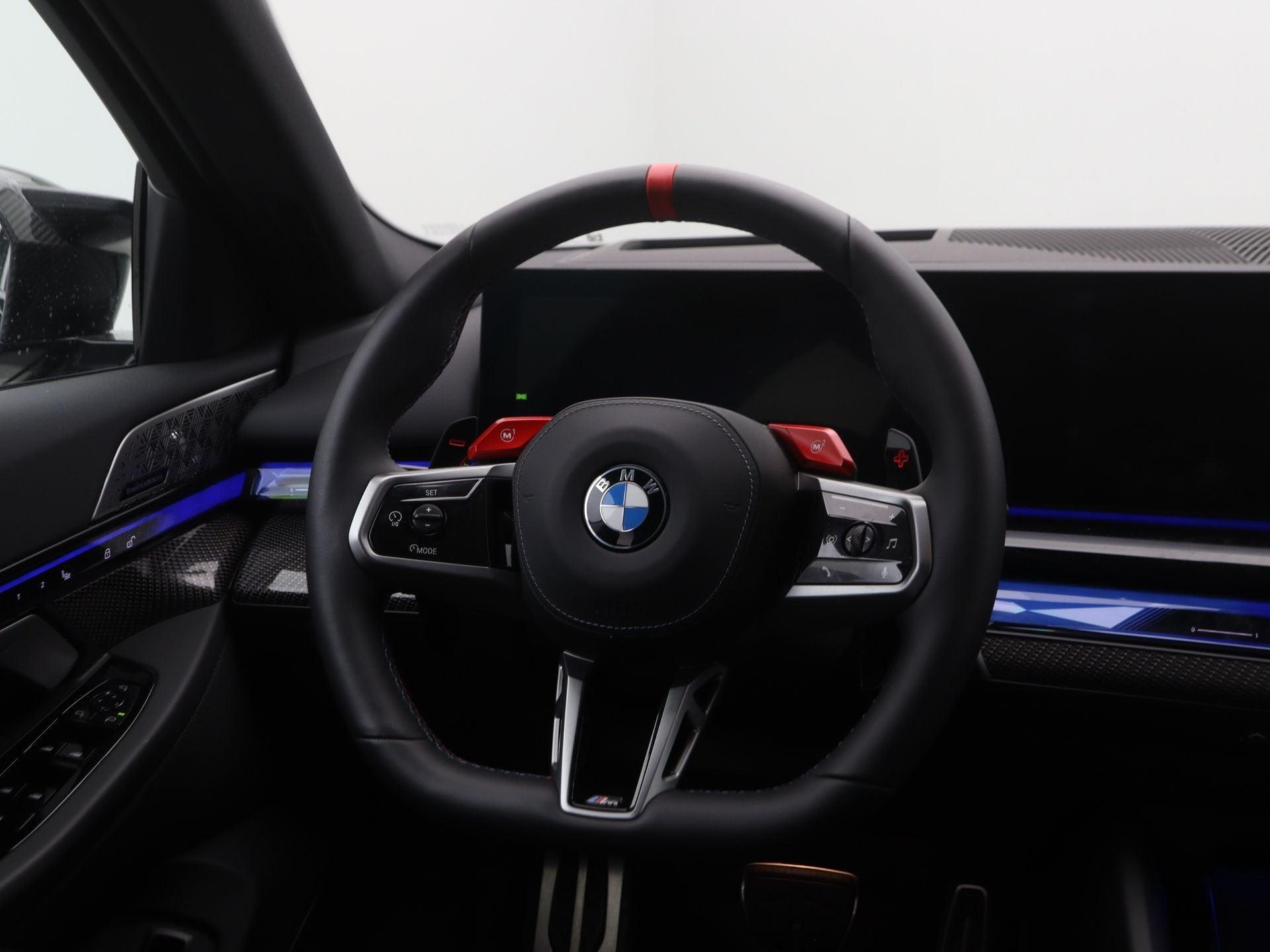 BMW M5 Touring (bj 2026, automaat), Auto's, Gebruikt, 4395 cc, Overige brandstoffen, Zwart