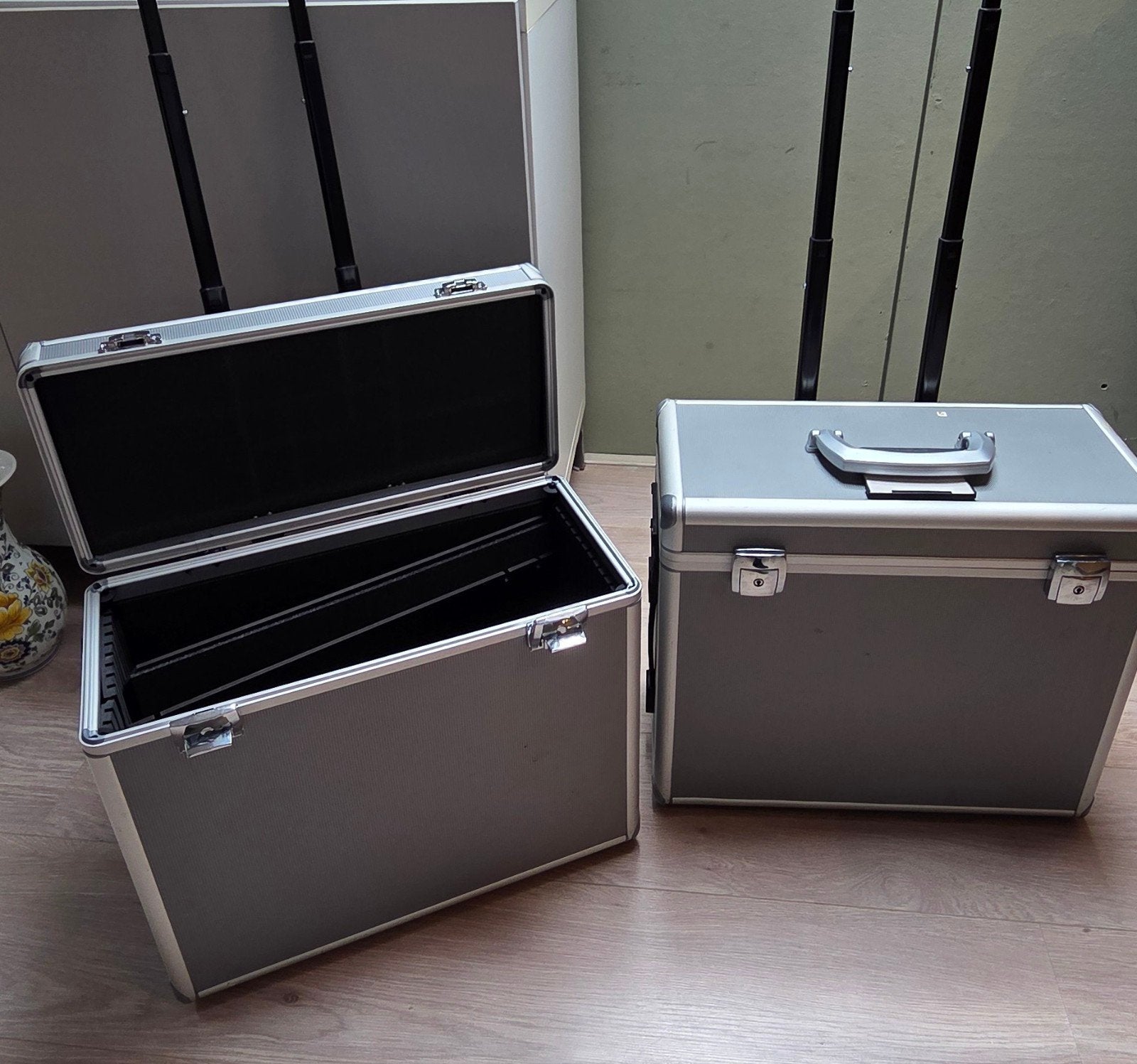Ahrend trolley's / koffertjes 2 stuks, Ophalen, Hard kunststof, Minder dan 50 cm