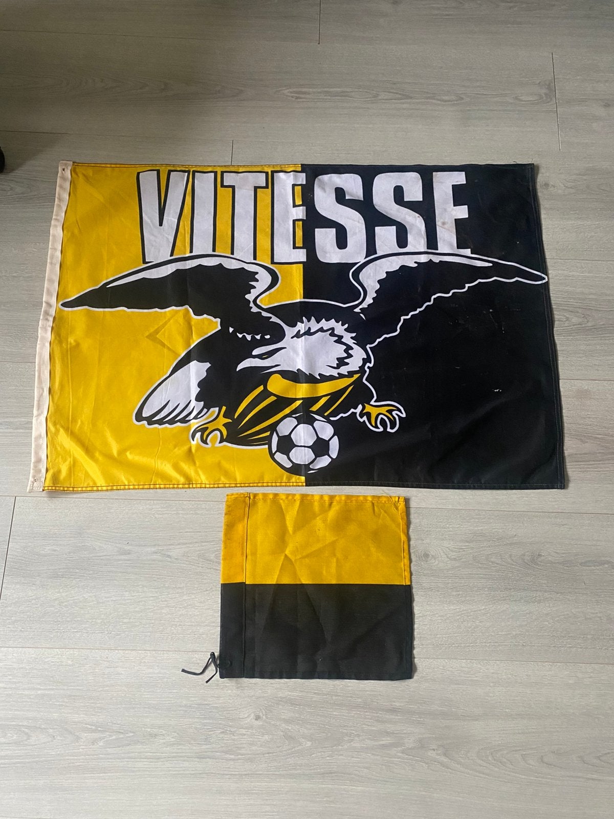Vitesse vlag, Ophalen of Verzenden, Zo goed als nieuw, Vitesse, Vaantje of Sjaal