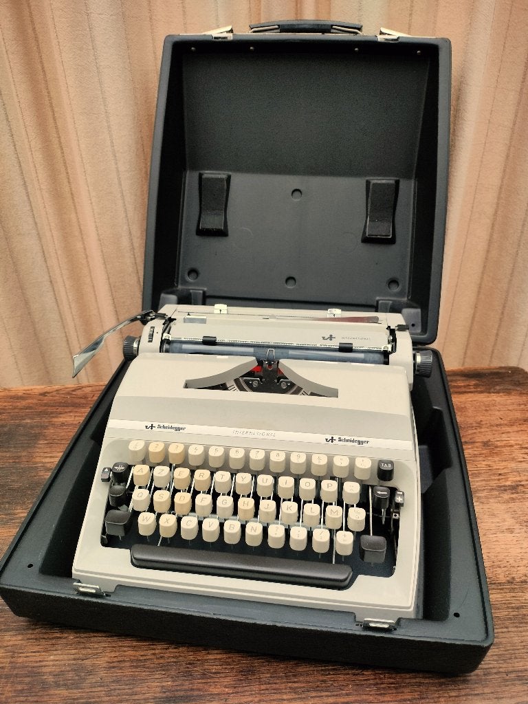 Typemachine Scheidegger International. 1970 Made in Germany., Ophalen, Gebruikt