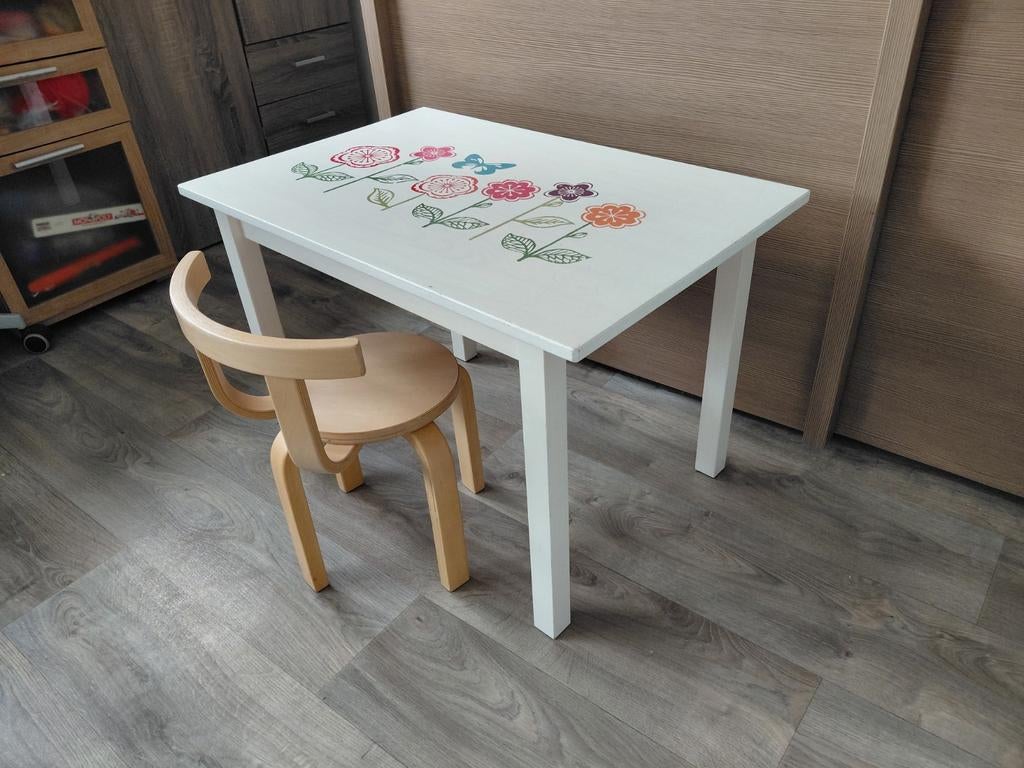 Kinder tafeltje en stoeltje, Kinderen en Baby's, Kinderkamer | Tafels en Stoelen, Ophalen, Gebruikt, Tafel(s) en Stoel(en)