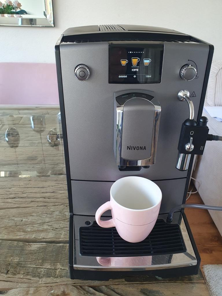 Nivona koffiemachine volautomatische koffiemachine, Witgoed en Apparatuur, Koffiezetapparaten, Koffiemachine, Zo goed als nieuw
