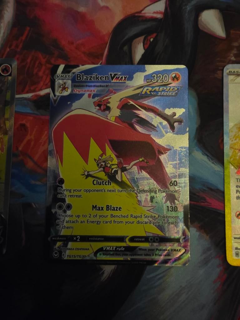 Blaziken VMAX Pokémon Kaart - Rapid Strike, Ophalen of Verzenden, Zo goed als nieuw, Losse kaart