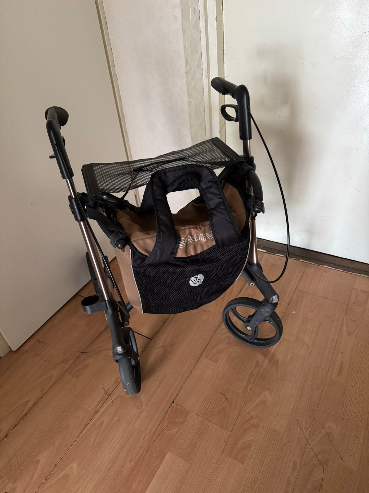 Gemino 30 Rollator Lichtgewicht en Inklapbaar, Ophalen, Opvouwbaar, Zo goed als nieuw