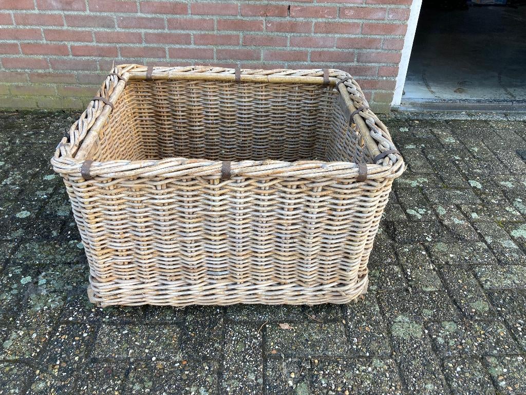 Aangeboden : Mooie Grote Antieke Wasmand Transportfiets Mand, Ophalen, Mand, Zo goed als nieuw, Riet