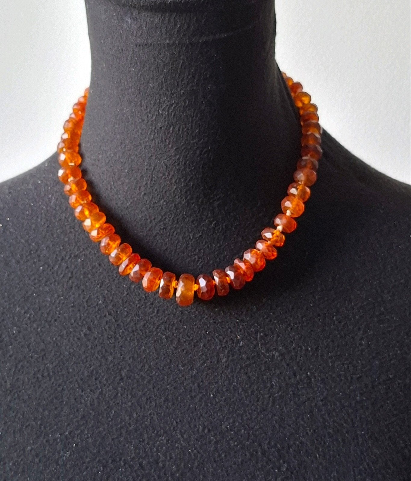 Facet geslepen amber barnsteen ketting 45cm, Ophalen of Verzenden, Met edelsteen