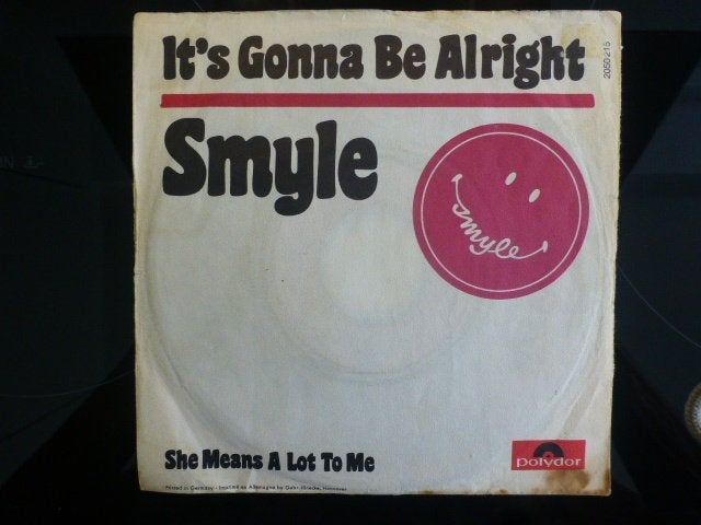 Smyle. It 's gonna be alright. / She means a lot to me., Gebruikt, 7 inch, Single, Ophalen of Verzenden