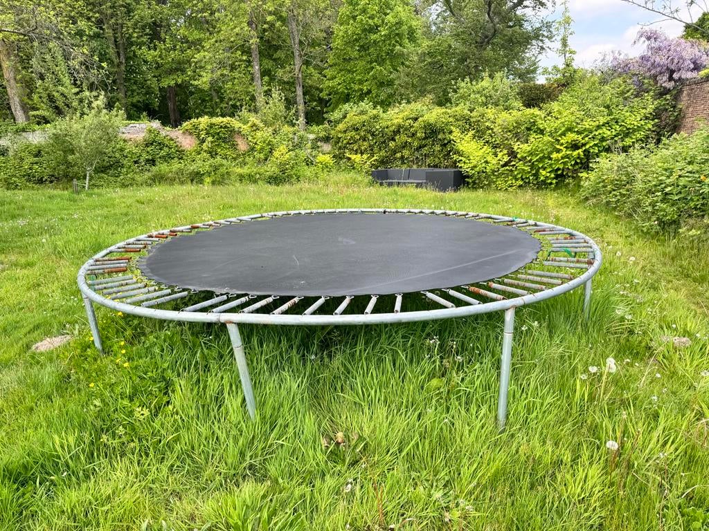 Gratis op te halen 10/11 mei: Ronde trampoline - Gebruikt, Ophalen of Verzenden, Gebruikt