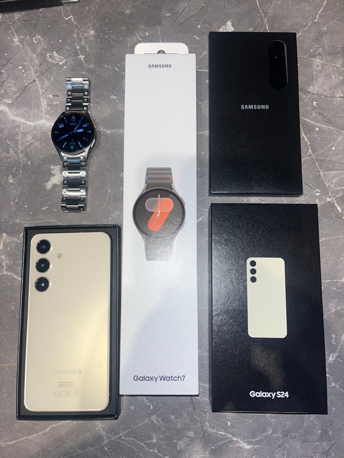 Samsung Galaxy S24 & Galaxy Watch 7 - Zo goed als nieuw, Overige kleuren, Galaxy S24, Touchscreen, Ophalen of Verzenden
