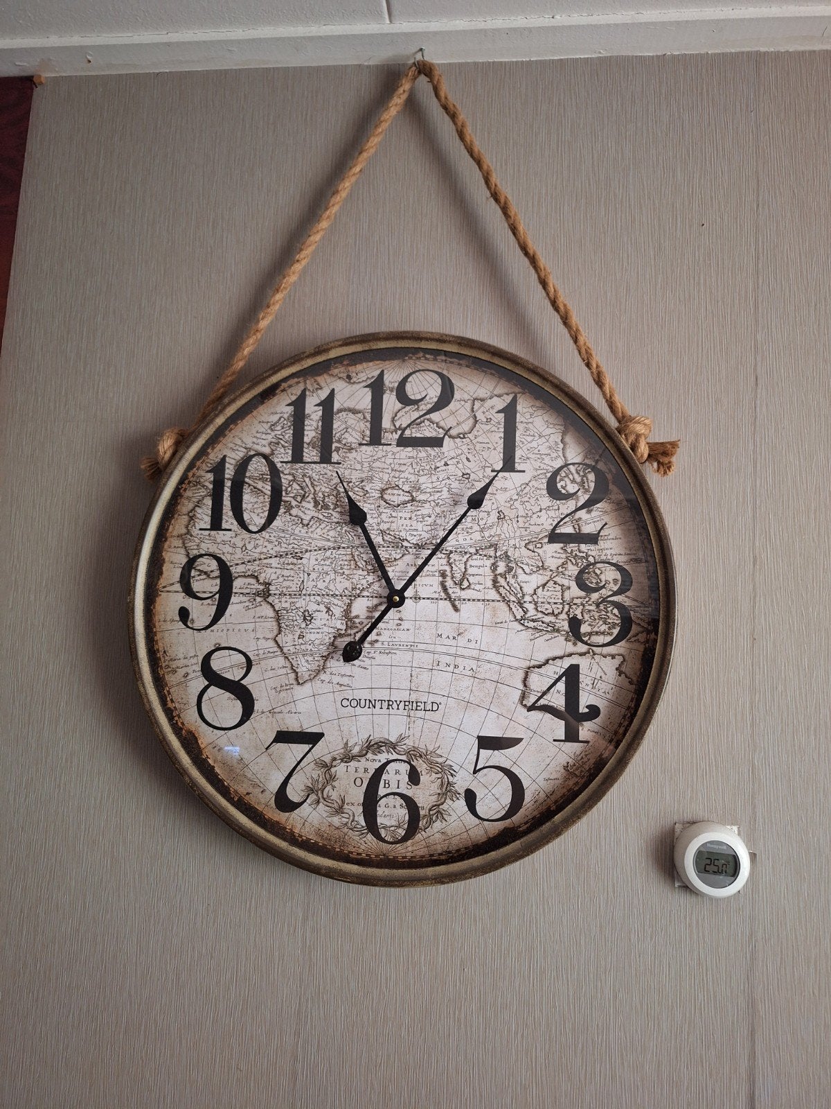 Grote wandklok met wereldkaart design, 67cm doorsnee, Ophalen