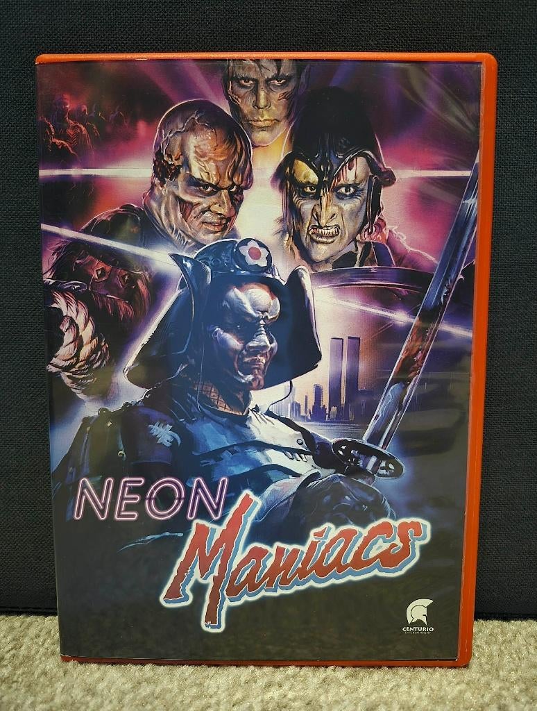 Neon Maniacs (marta kober / 1986), Vanaf 16 jaar, Ophalen of Verzenden, Zo goed als nieuw, Monsters