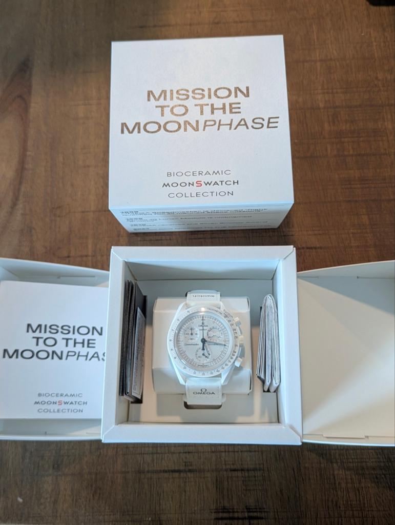 Omega X Swatch MoonSwatch Snoopy Edition - Nieuw in doos, Ophalen, Kunststof, Polshorloge, Swatch
