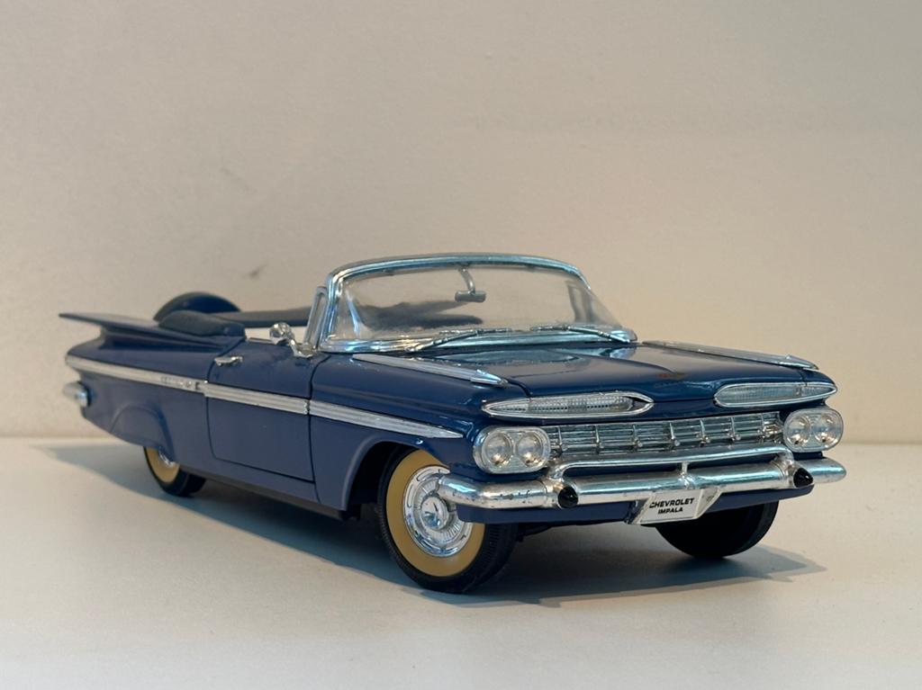 Chevrolet Impala Cabriolet (1959) | Road Signature | 1:18, Ophalen of Verzenden, Zo goed als nieuw, Overige merken
