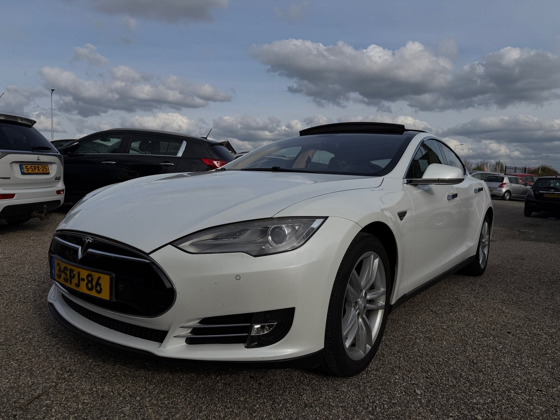 Tesla Model S 85 Base 1e Eig Nieuwe AccuPakket Free SuperCha, Auto's, Dealer onderhouden, Achterwielaandrijving, Gebruikt, Zwart