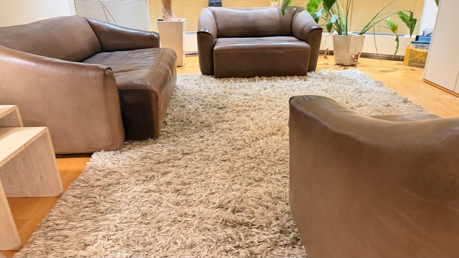 Hoogpolig warm en gezellig vloerkleed 300x220 cm, Ophalen, Gebruikt, Beige, 200 cm of meer
