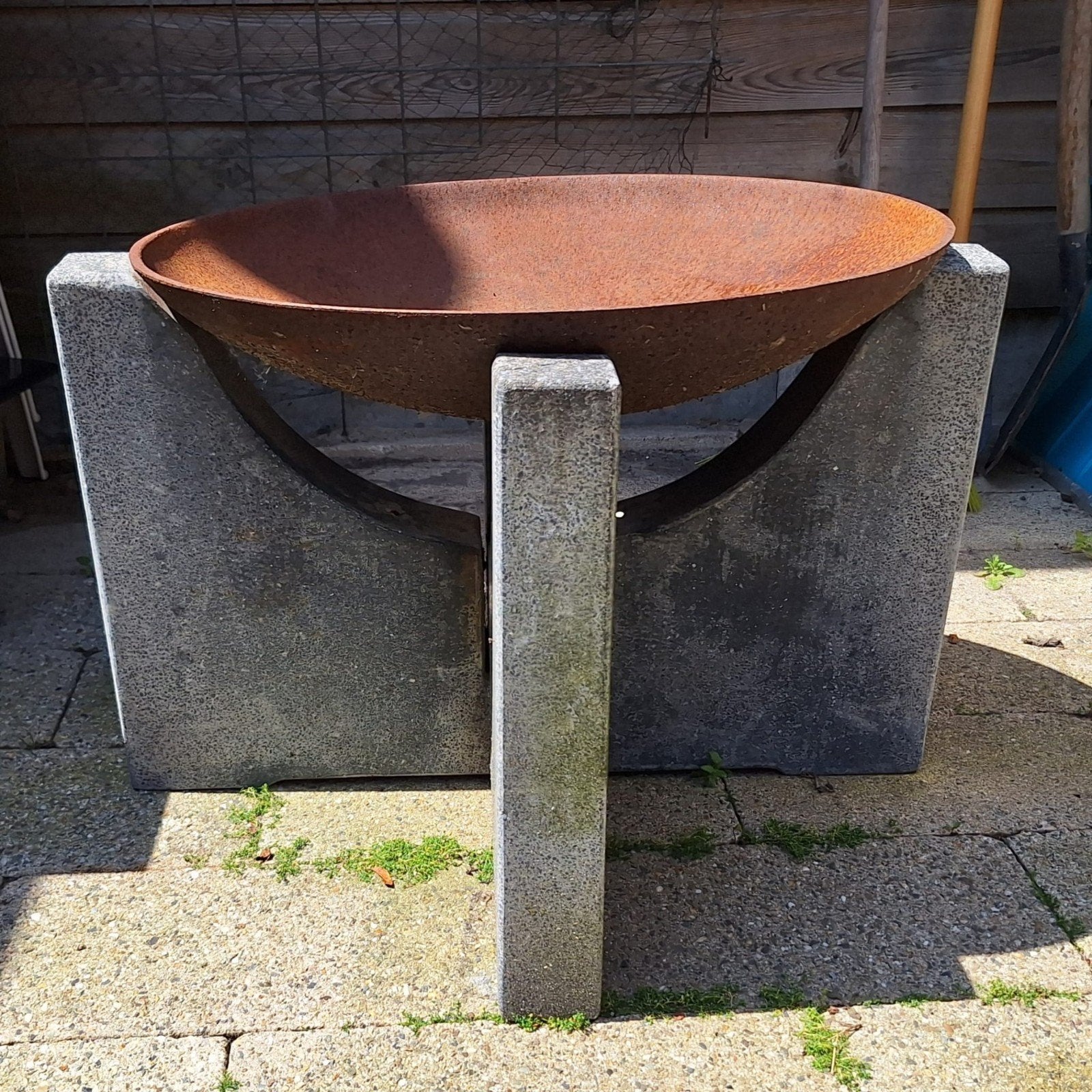 Vuurschaal met stenen onderstel, Tuin en Terras, Vuurkorven, Ophalen, Gebruikt, Vuurkorf