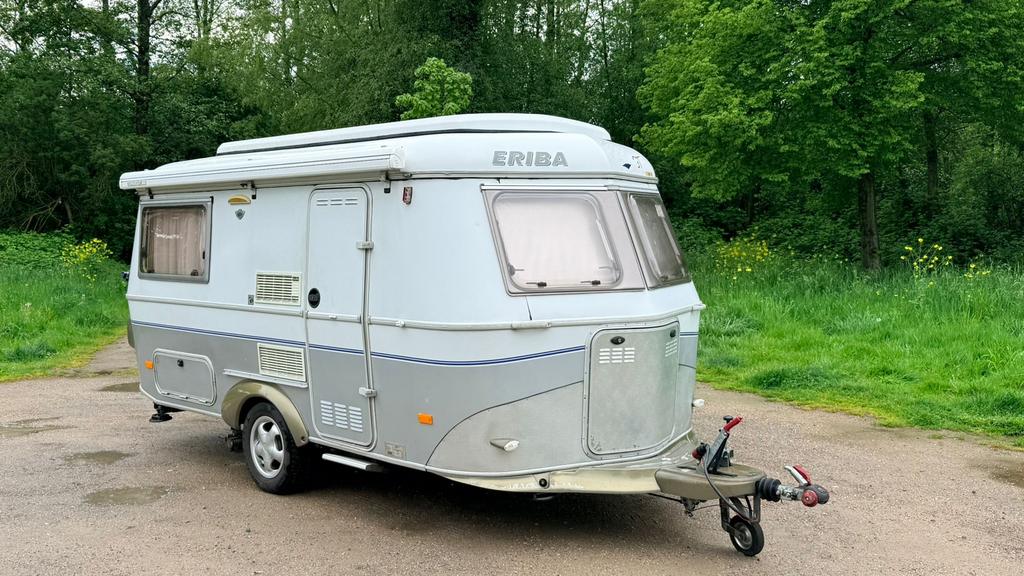 Eriba touring Triton 420 mover luifel en fietsendrager, Serviceluik, Standaardzit, Tot en met 2, 750 - 1000 kg