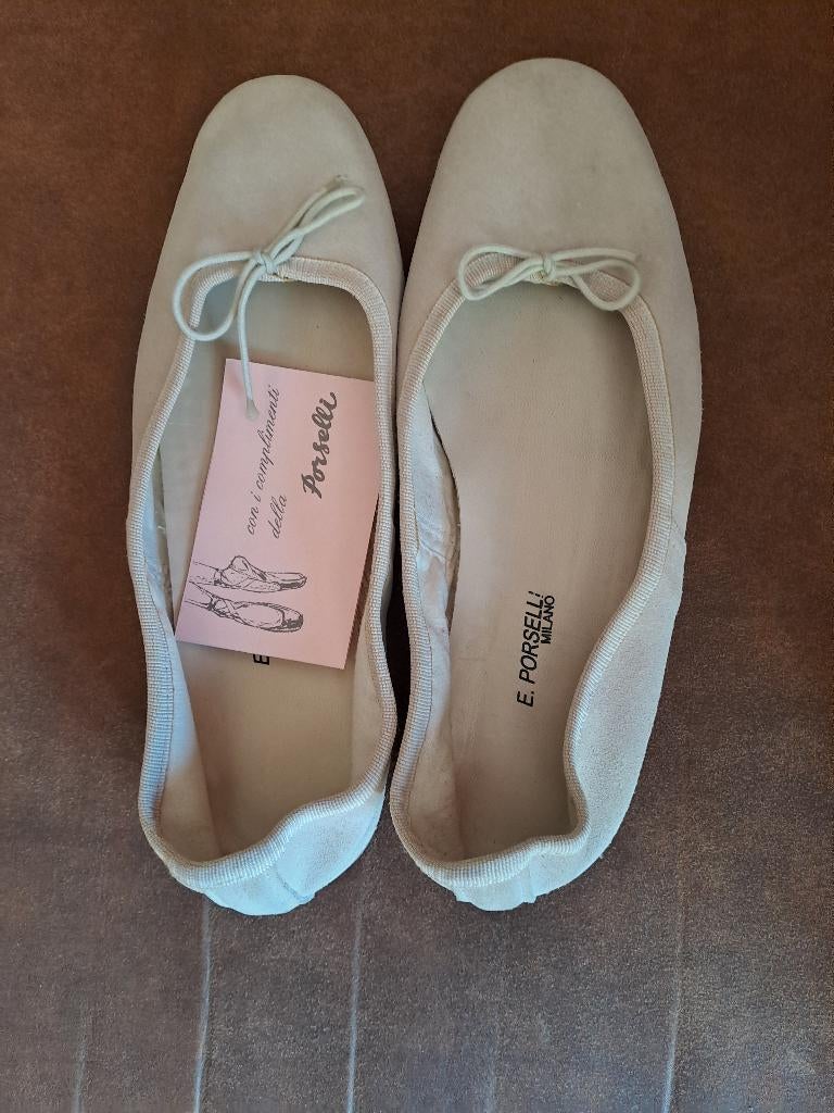 E. Porselli ballerina's, beige suède, Kleding | Dames, Schoenen, Ophalen of Verzenden, Gedragen, Beige
