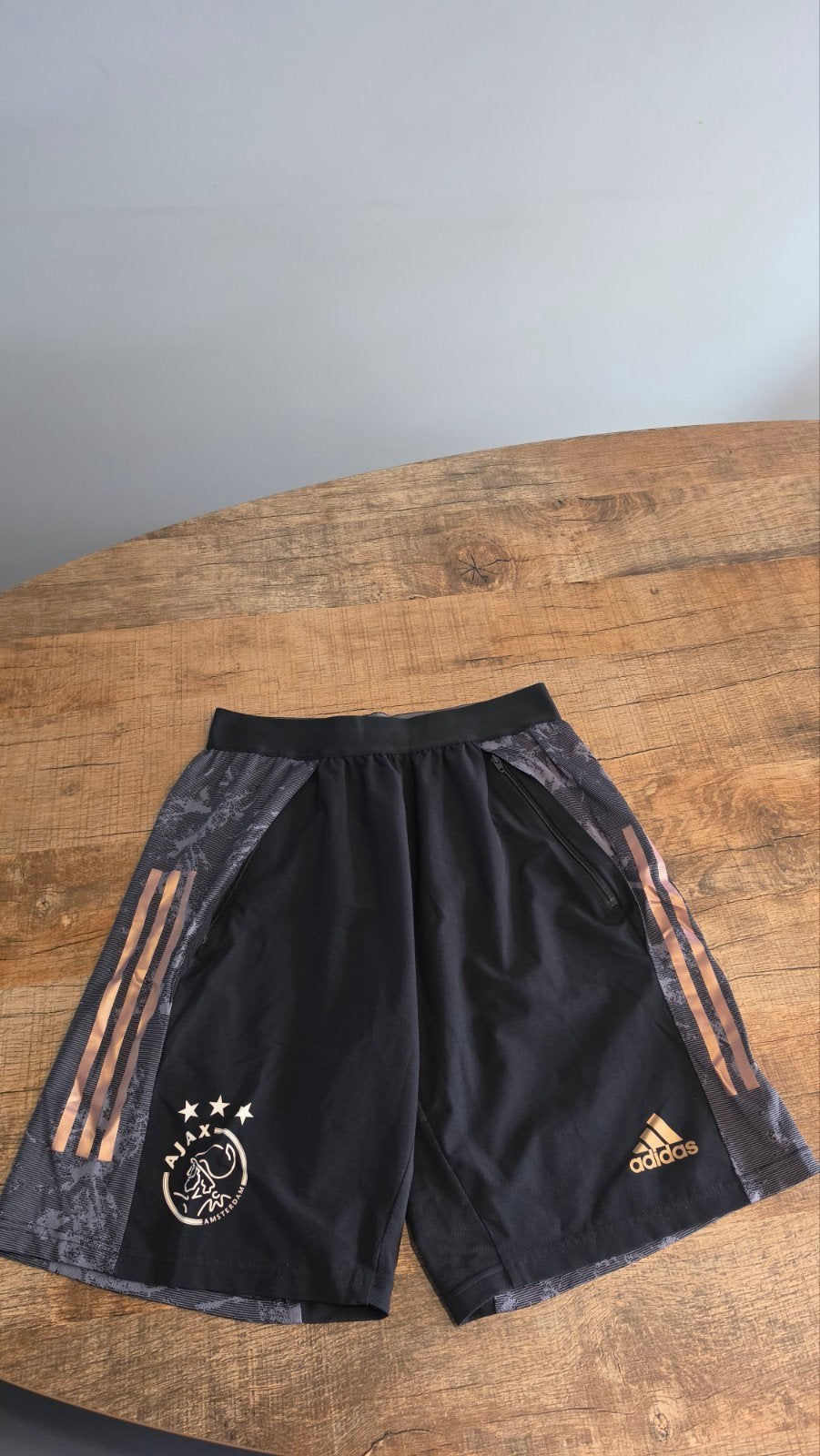 Ajax Trainingsshort 2020/2021 Adidas Zwart/Goud - Maat M, Maat M, Ophalen of Verzenden, Zo goed als nieuw, Shirt