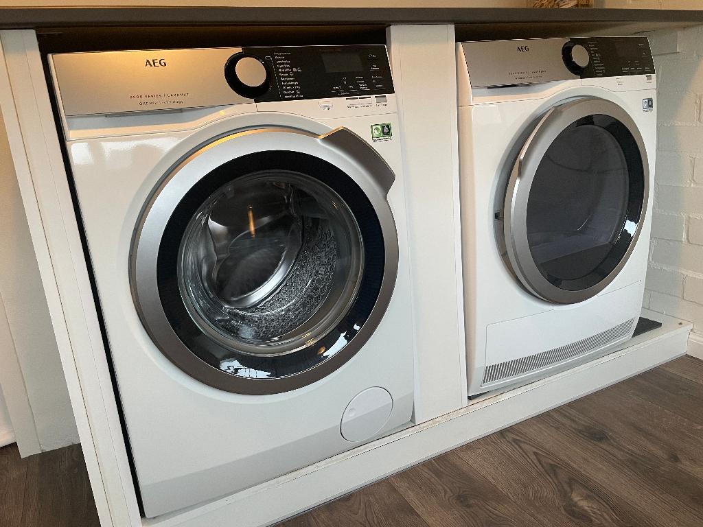 AEG wasmachine en wasdroger set [L8FE96ES + T8DE86ES], Ophalen, 1200 tot 1600 toeren, Gebruikt, 8 tot 10 kg