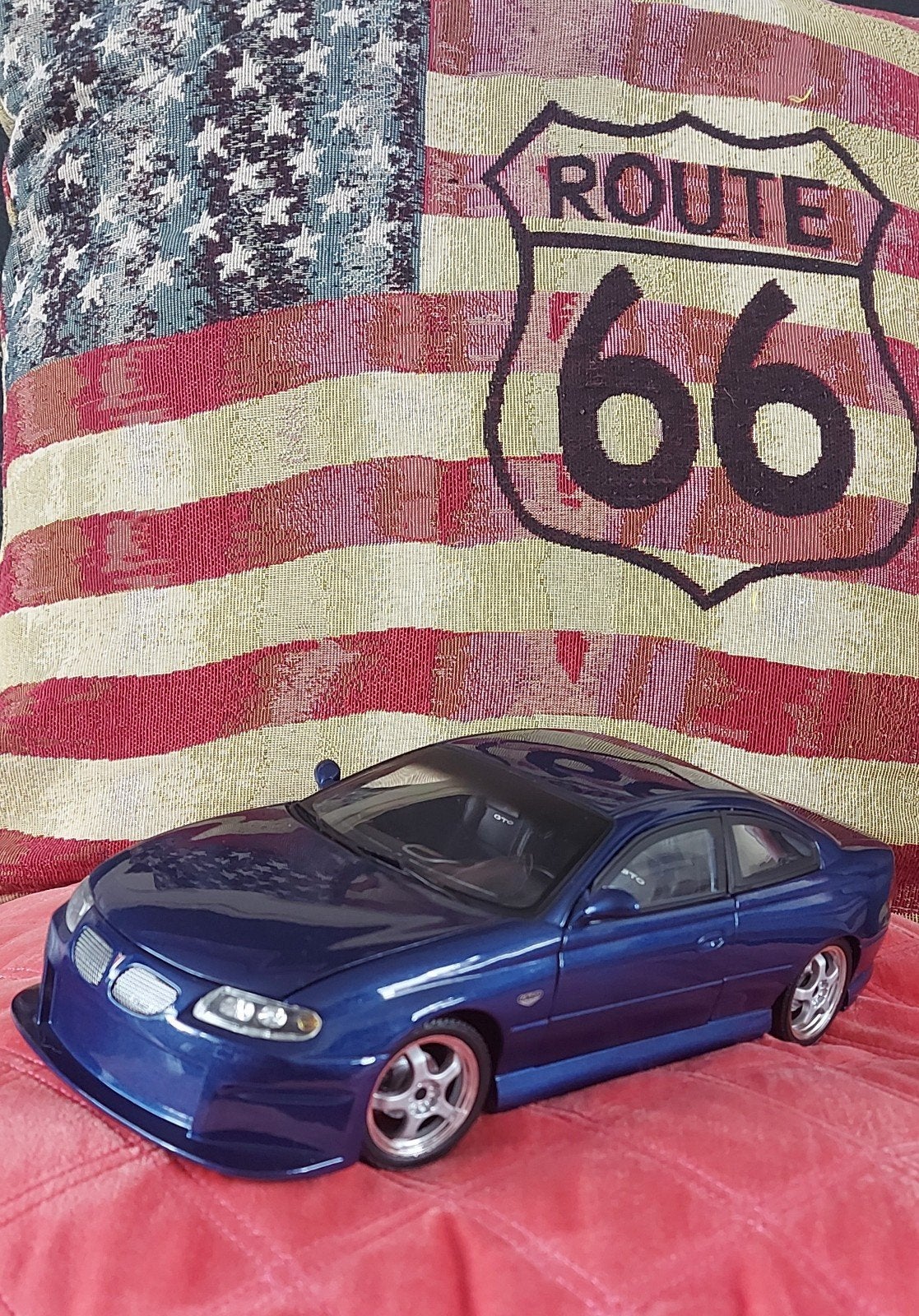Pontiac gto 2004, Hobby en Vrije tijd, Modelauto's | 1:18, Ophalen of Verzenden, Zo goed als nieuw