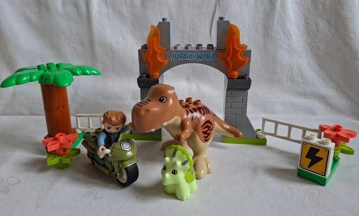 Duplo Jurassic World set 10939 dino's Ontsnapping, Ophalen of Verzenden, Zo goed als nieuw, Duplo, Complete set