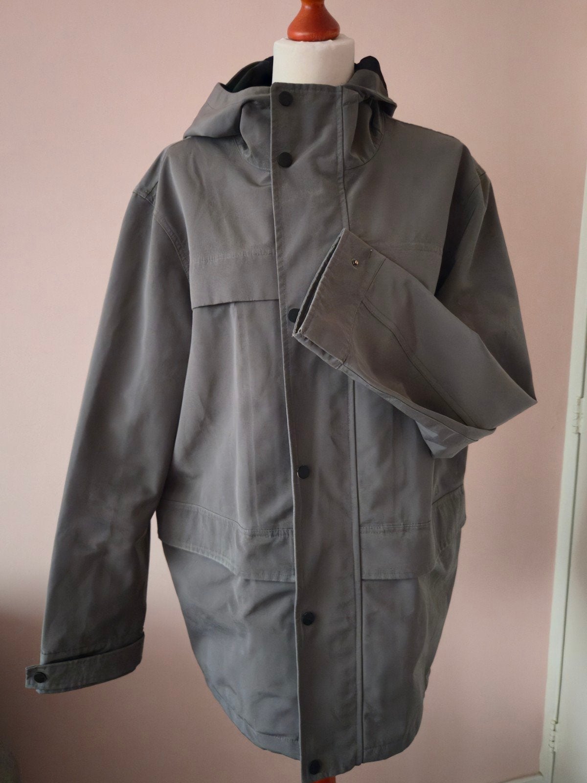 Grijze dames regenjas, soepel en licht, maat 42/44, Kleding | Dames, Ophalen of Verzenden, Zo goed als nieuw, Maat 42/44 (L), Grijs