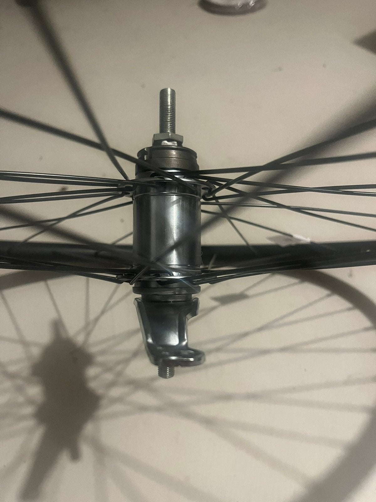 Foto 4 van Nieuw achterwiel fietswiel 28 inch. Terugtraprem